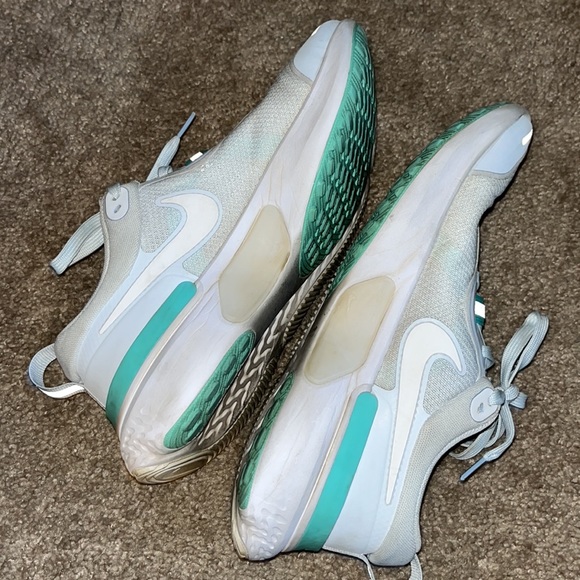 Worn Nike react sneakers women’s size 9 - Picture 6 of 6